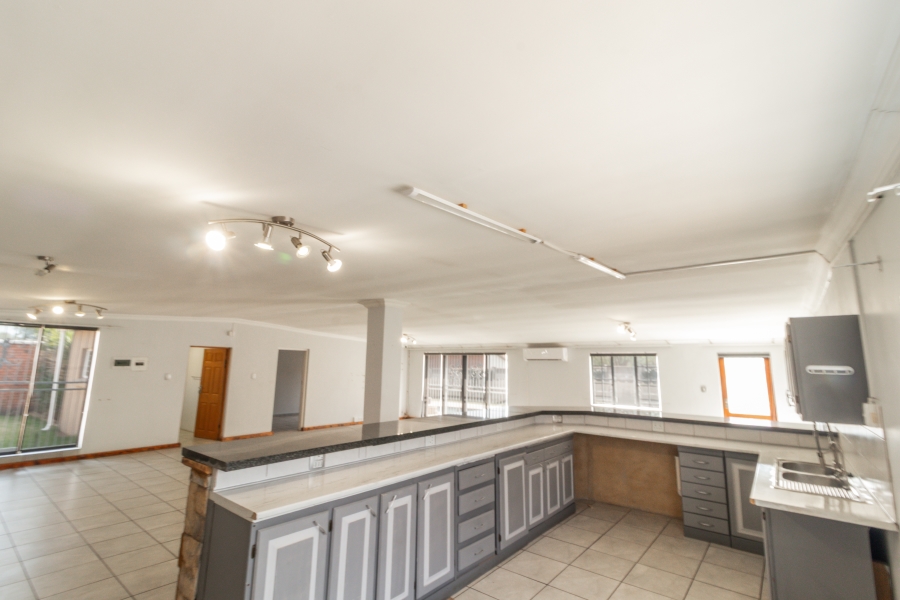 3 Bedroom Property for Sale in Ifafi North West